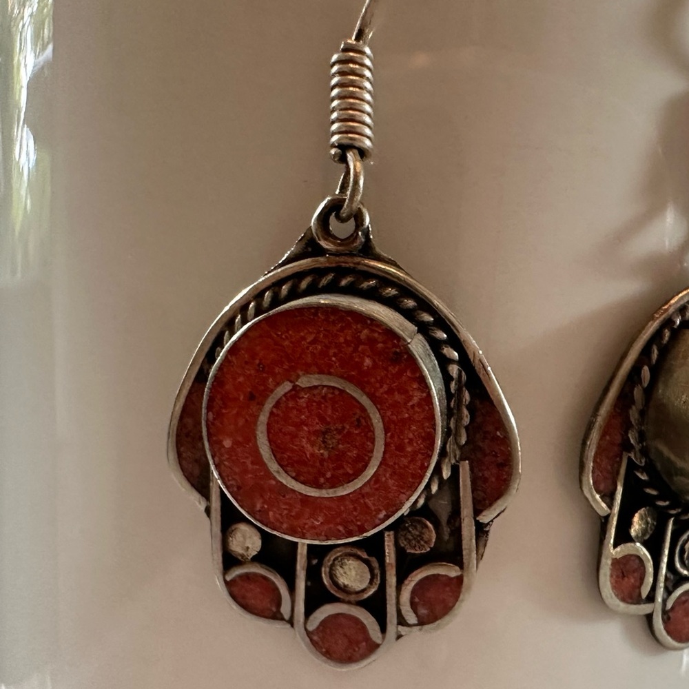 Gorgeous “Hamsa” Design Moroccan Earrings in Coral and Silver Plate - Picture 2 of 5